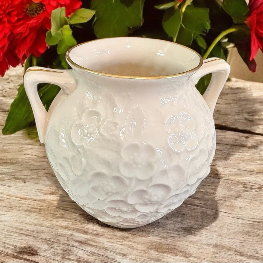 Lenox Dogwood Blossom Porcelain Ivory With 24k Gold Trim Double Handle Vase